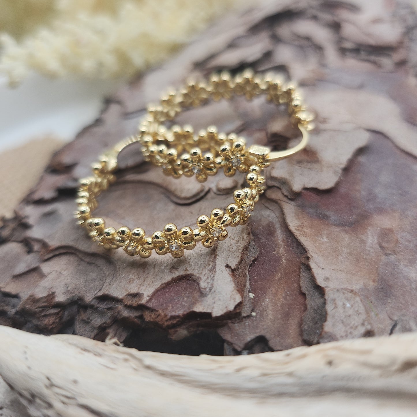 Daisy Hoop Earrings Gold