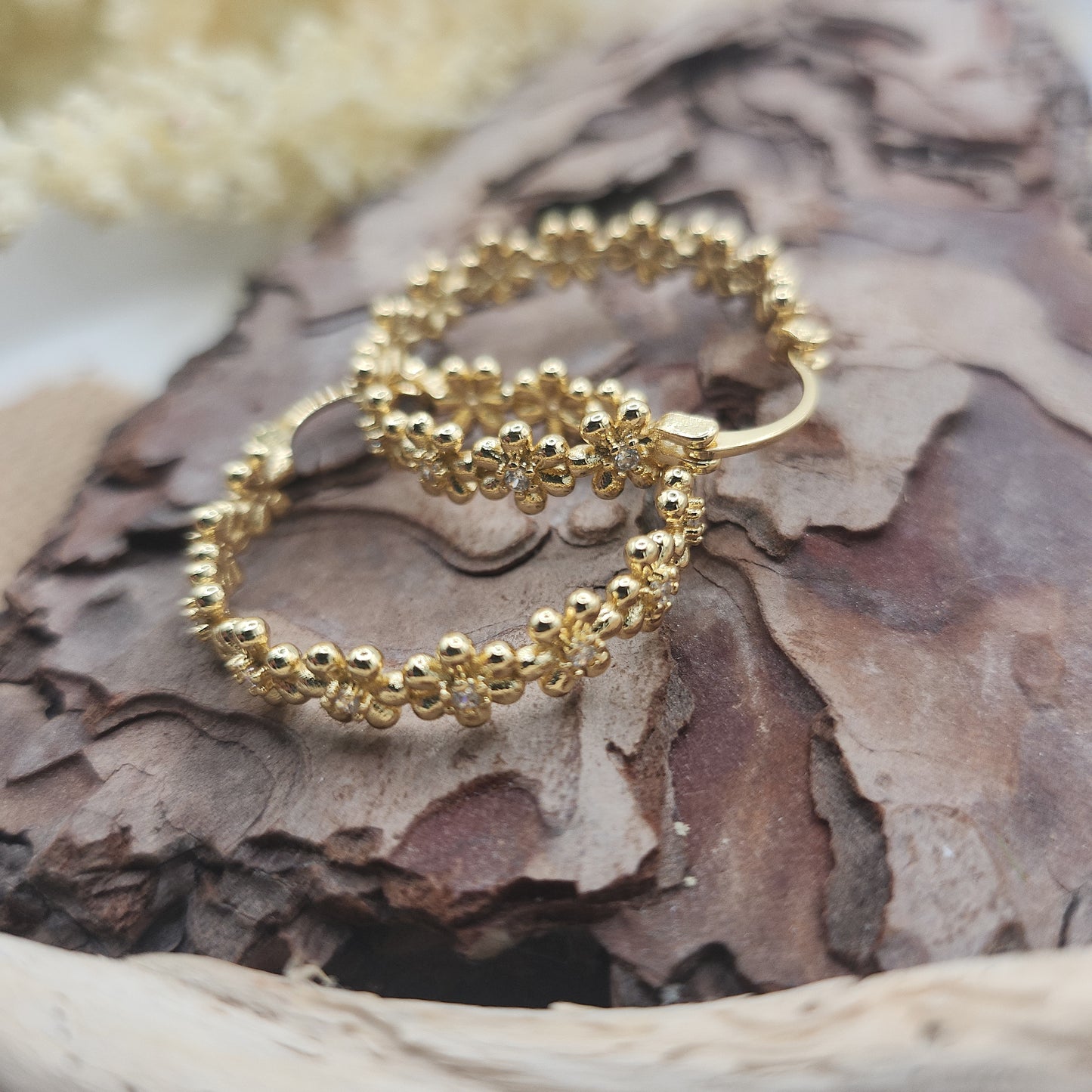 Daisy Hoop Earrings Gold