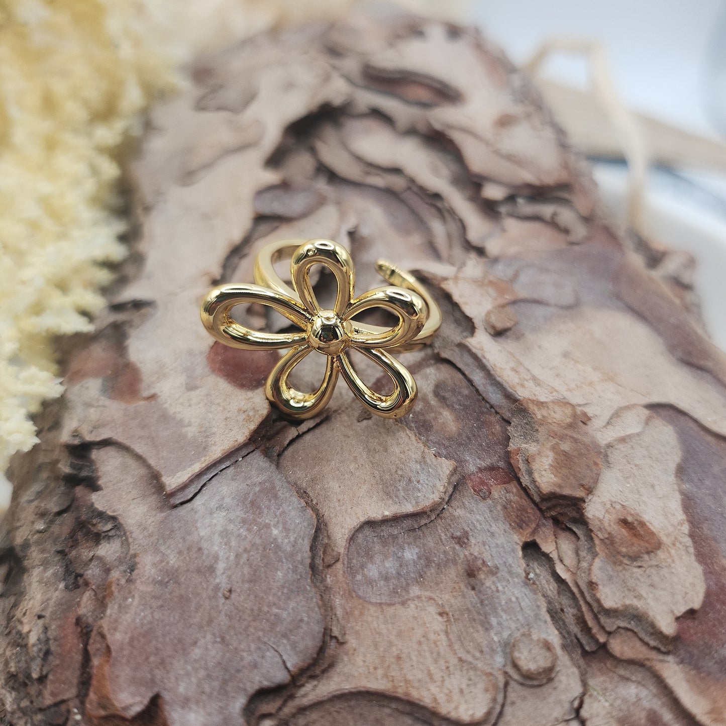 Azra Gold Daisy Adjustable Ring