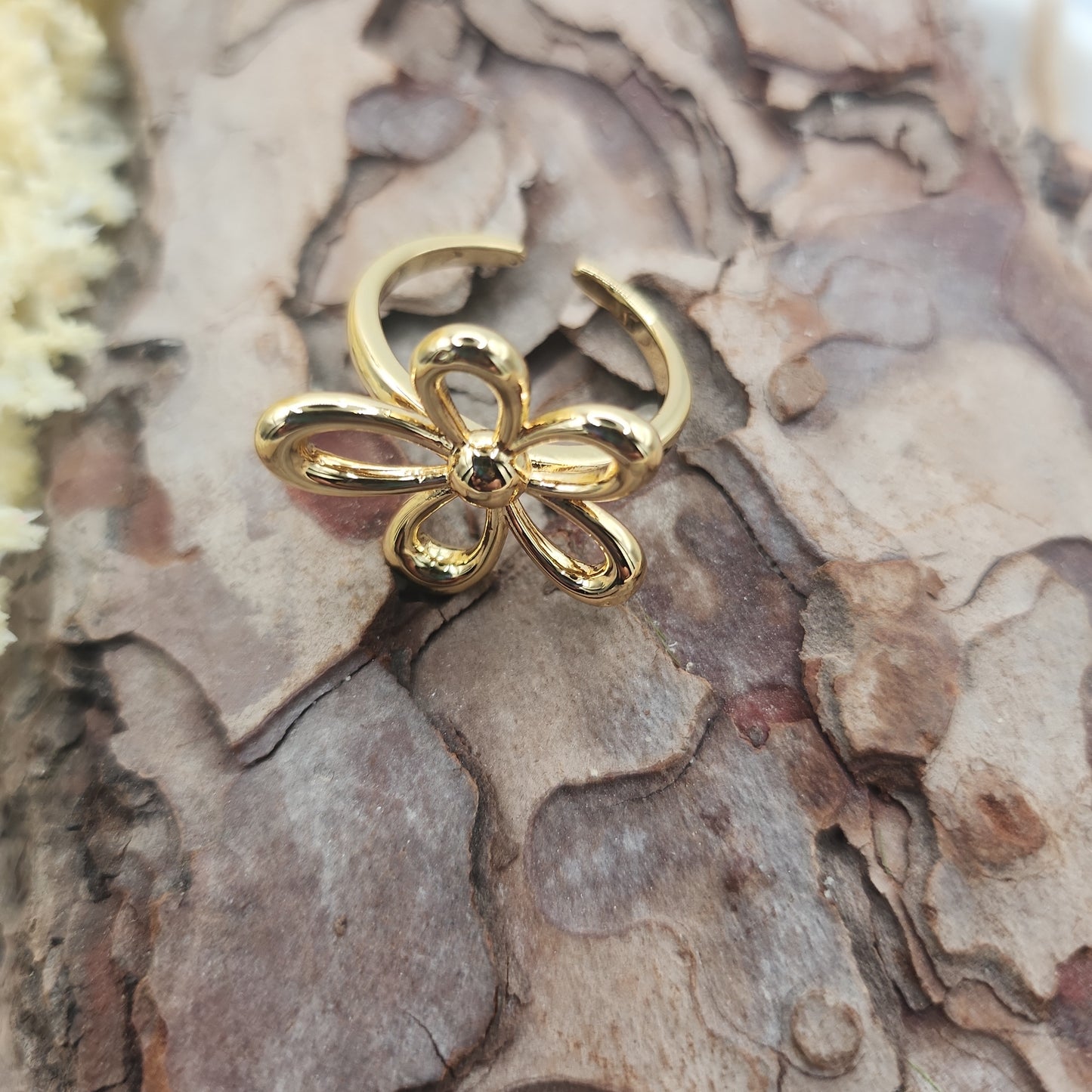 Azra Gold Daisy Adjustable Ring