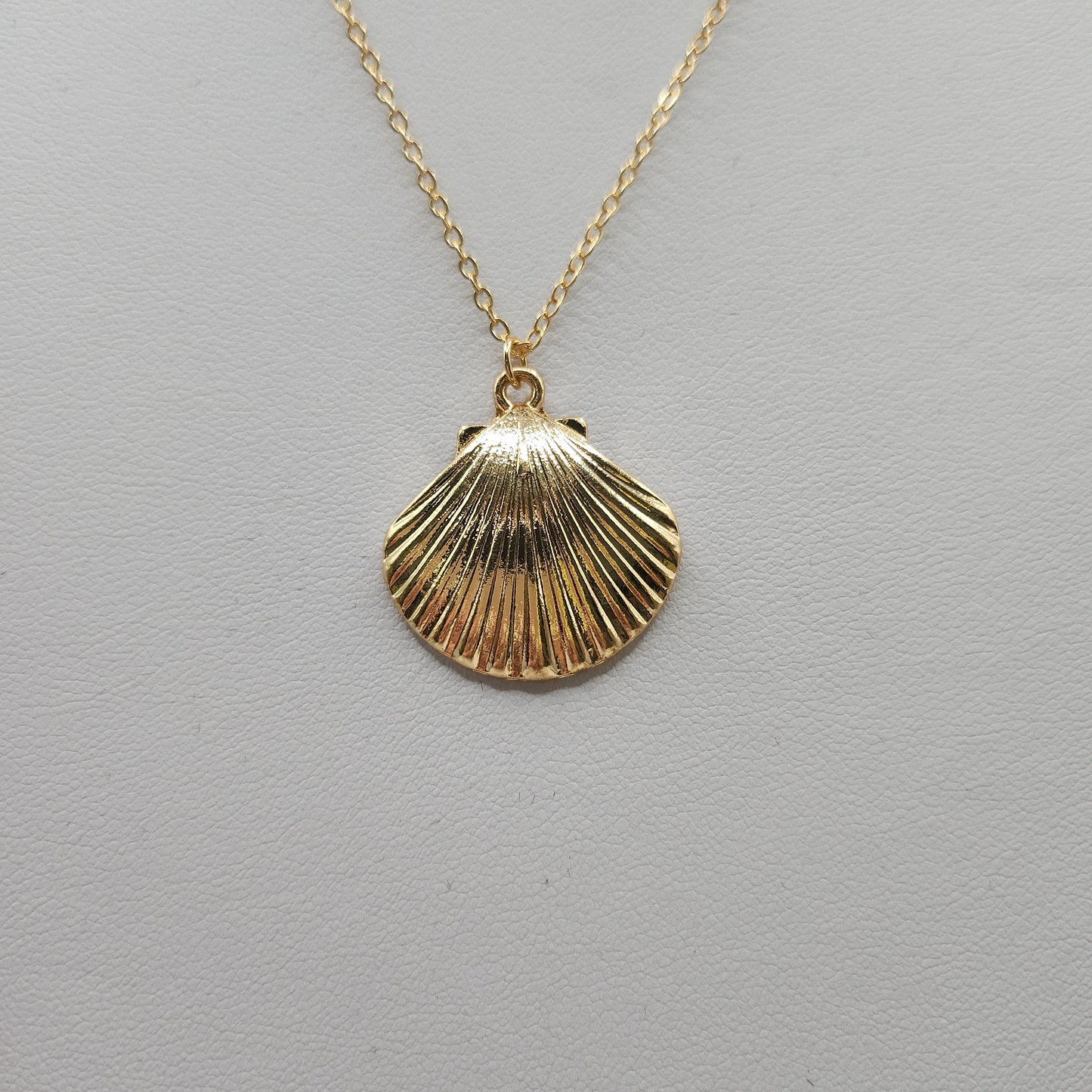 Sea shell Gold Pendant Necklace