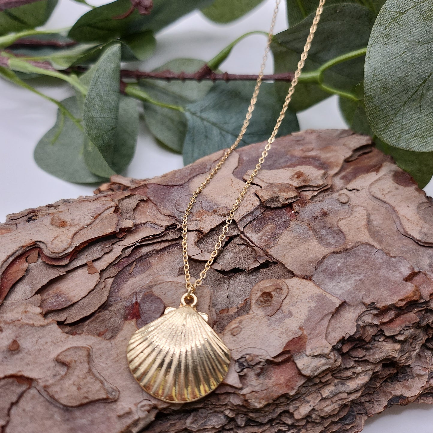 Sea shell Gold Pendant Necklace