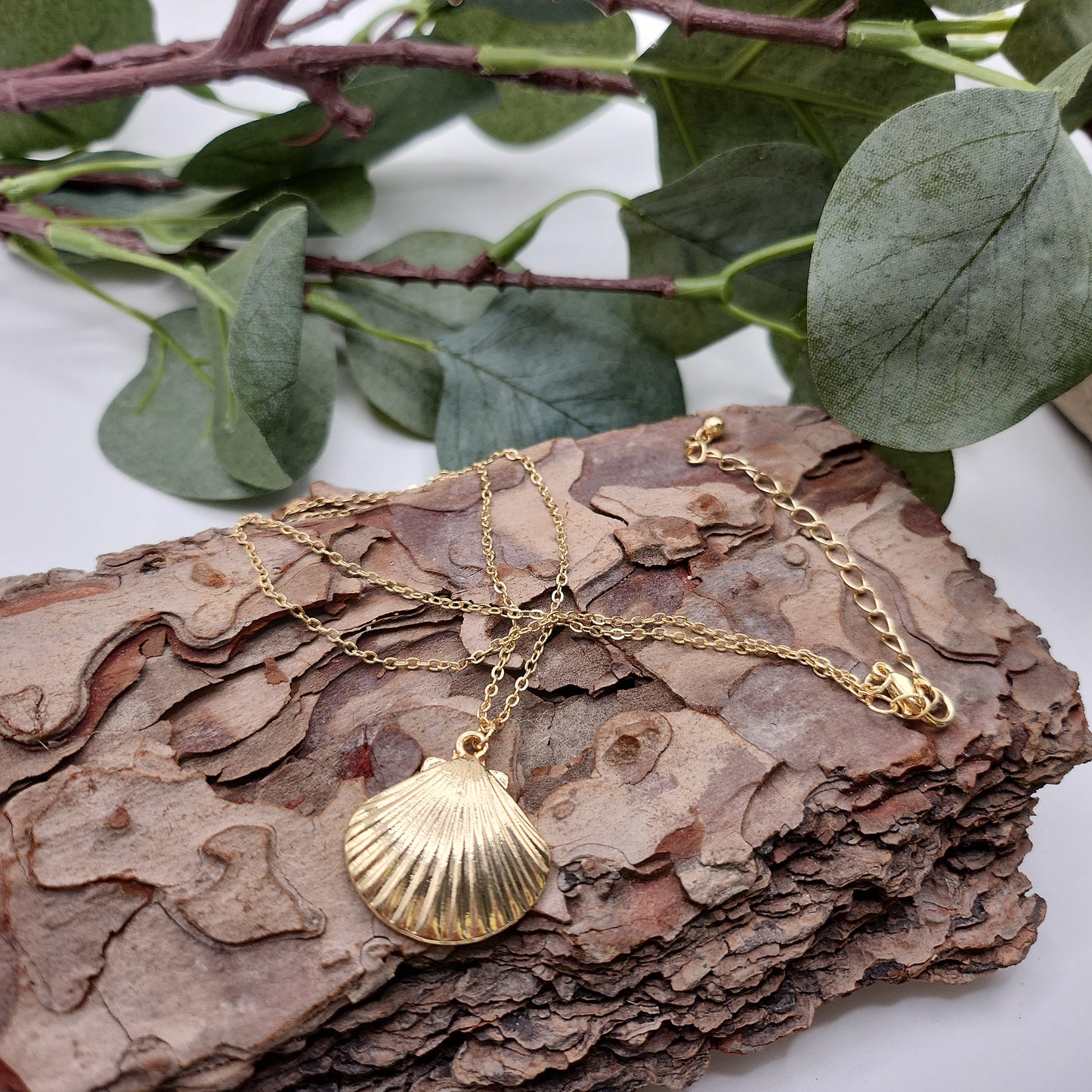 Sea shell Gold Pendant Necklace