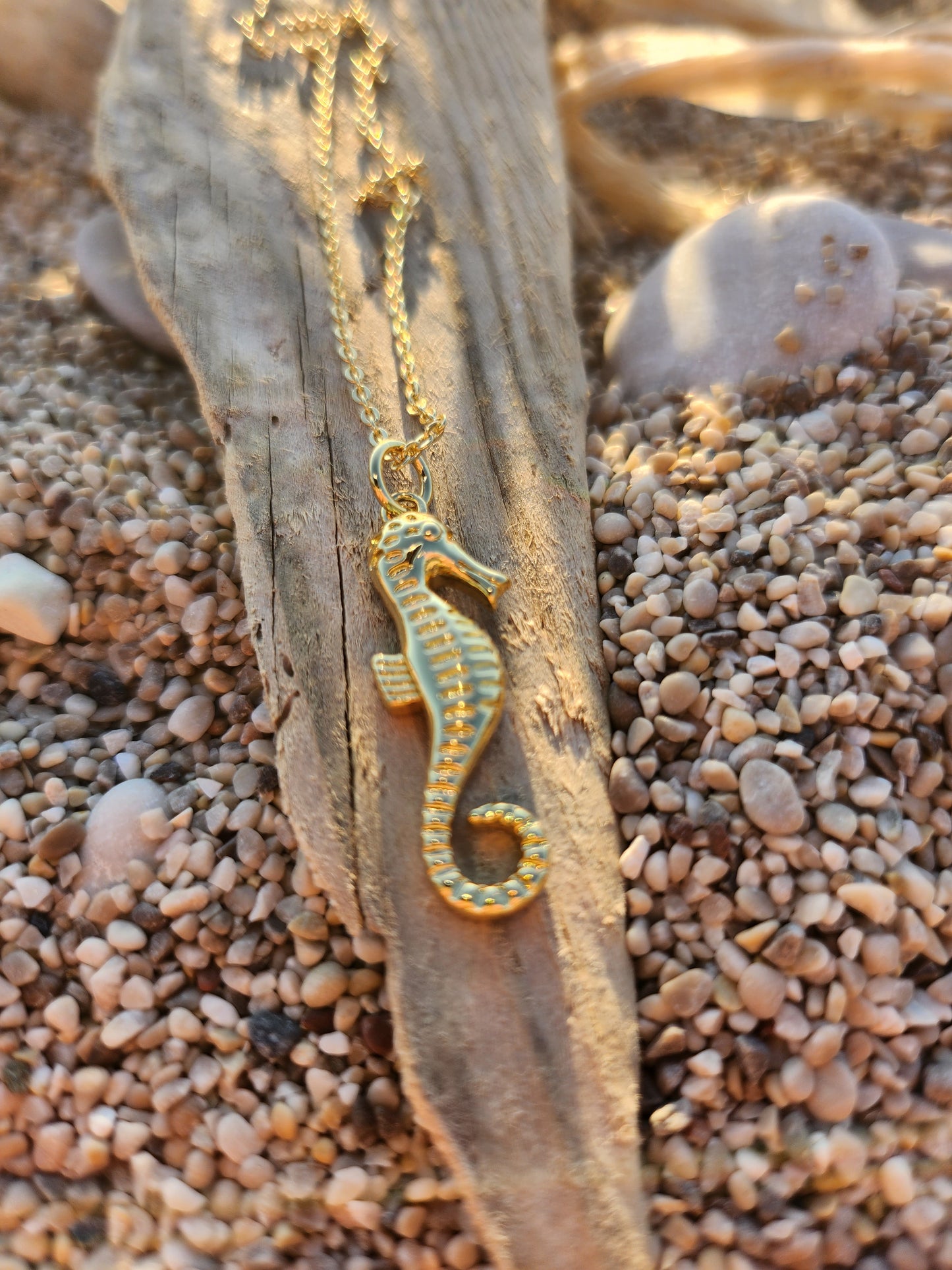 Sheldon Seahorse necklace Gold